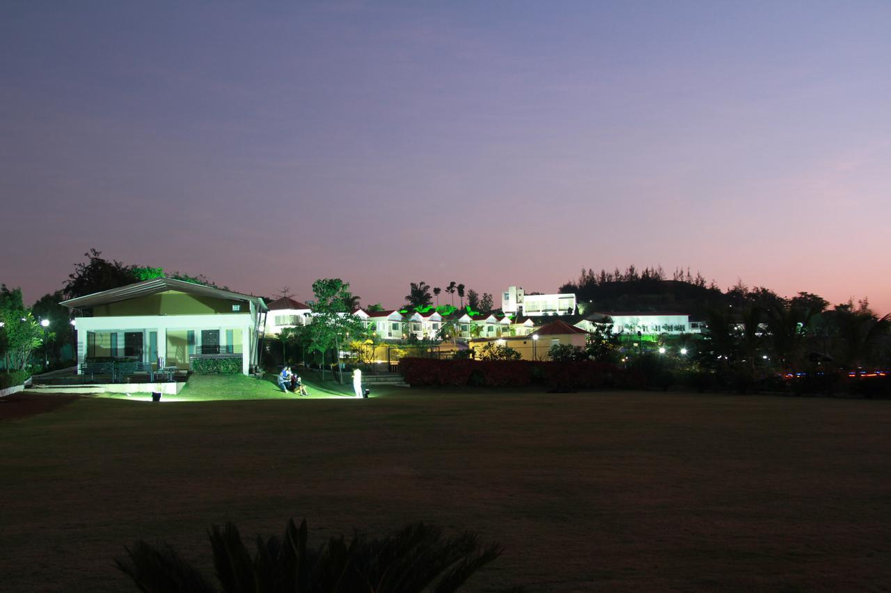 Savana Lake Resort Nashik Zewnętrze zdjęcie