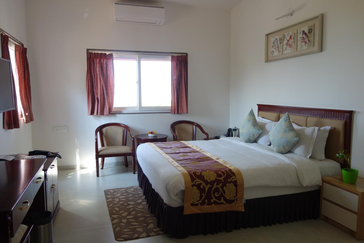 Savana Lake Resort Nashik Zewnętrze zdjęcie