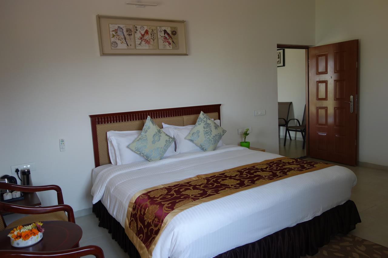 Savana Lake Resort Nashik Zewnętrze zdjęcie