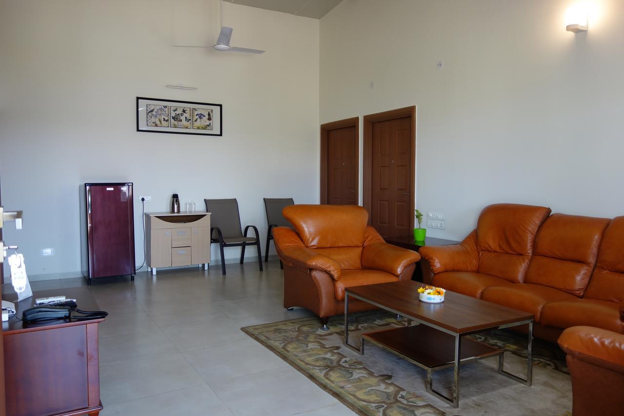Savana Lake Resort Nashik Zewnętrze zdjęcie