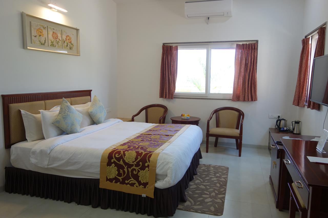 Savana Lake Resort Nashik Zewnętrze zdjęcie